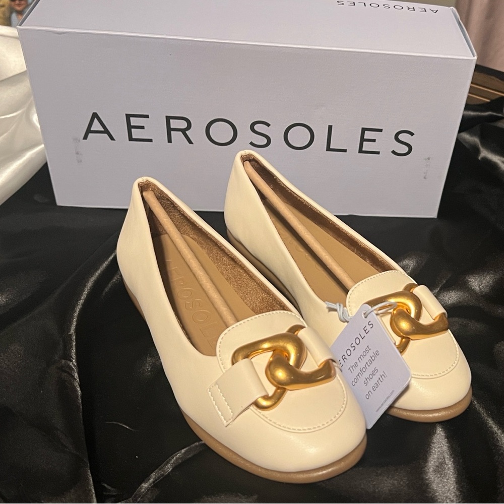 AEROSOLES Women's Cream Flats with Gold Details